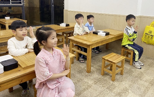 小棋手上起課來非常投入，勤奮認(rèn)真的你，必定收到累累的碩果_副本.jpg