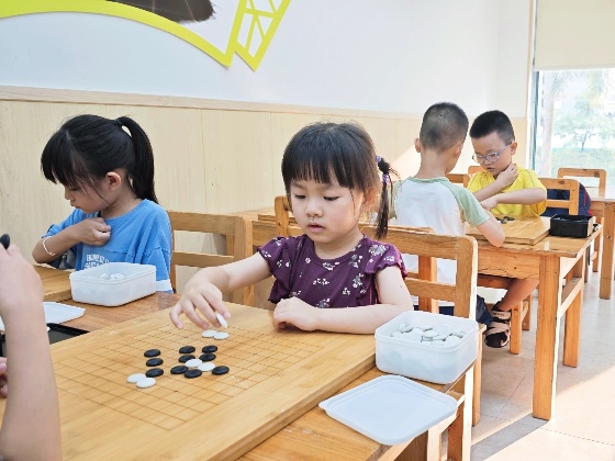 3、我們這一周的照片分享又再次回到了我們小棋手們的課堂日常_副本.jpg