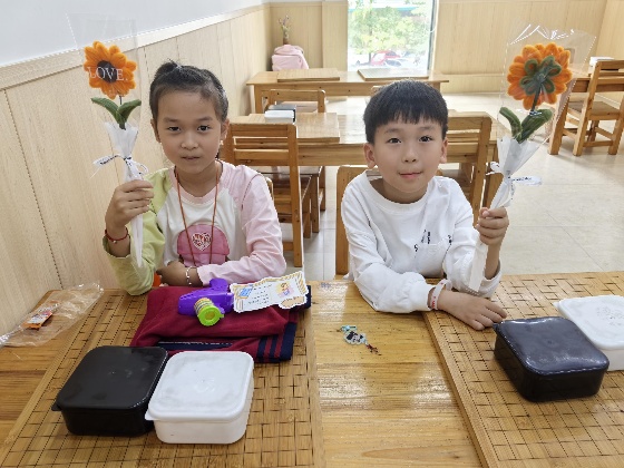 3、為了這個(gè)重要的節(jié)日，棋院為媽媽們準(zhǔn)備了一份小禮物_副本.jpg